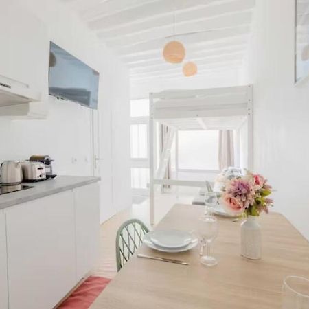 פריז Charming Apartment Near Gare De L'Est מראה חיצוני תמונה